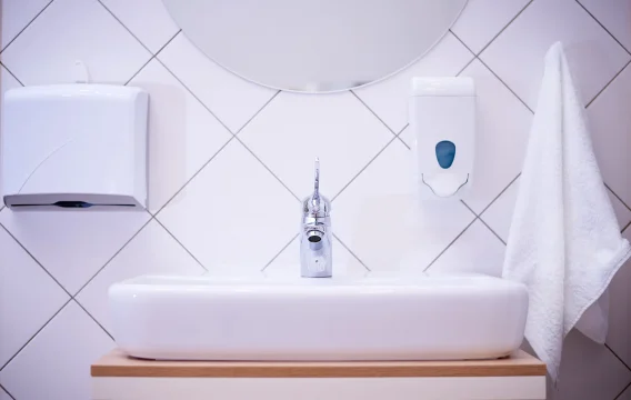 Какие материалы точно не подойдут для ванной