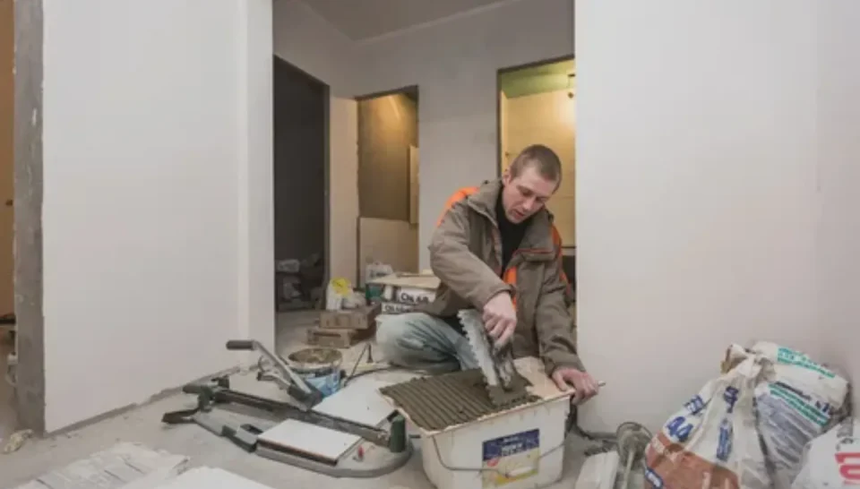 Чем утеплить цоколь снаружи и изнутри