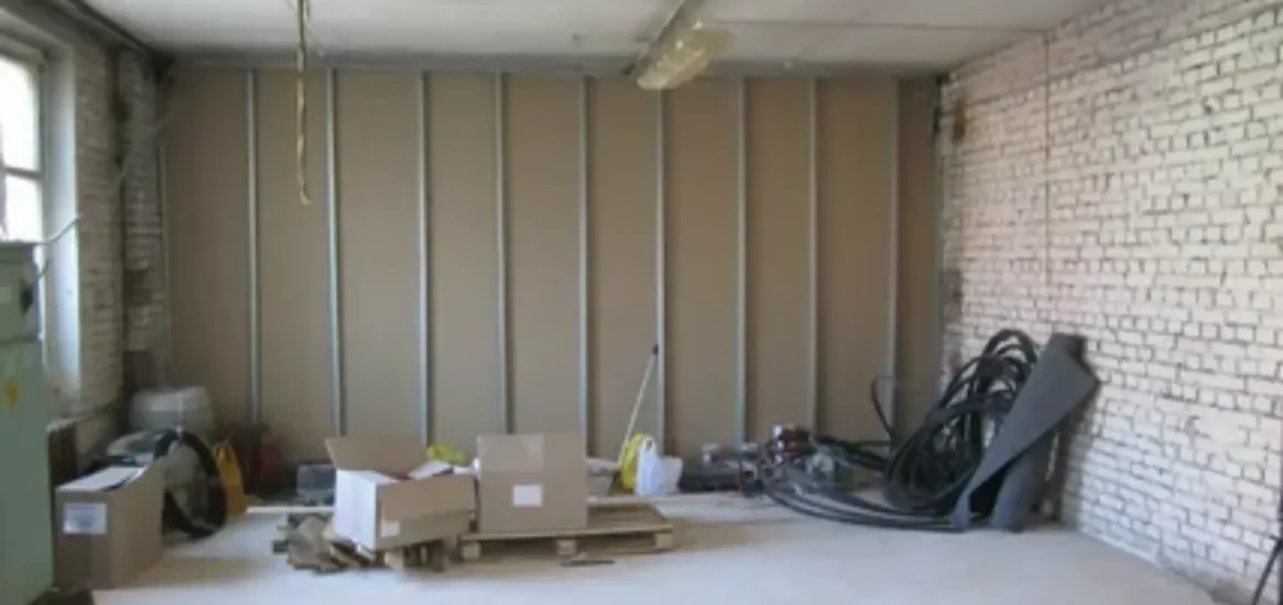 Материалы для летней кухни: что переживёт дождь и жару